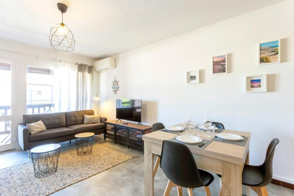 Chez Audrey - Agreable Appartement Duplex Climatise Et Convivial Le Grau-du-Roi Bagian luar foto